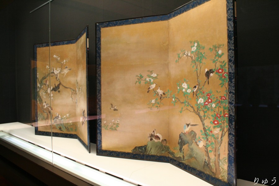 海北友雪筆《花鳥図屏風》　江戸時代　１７世紀